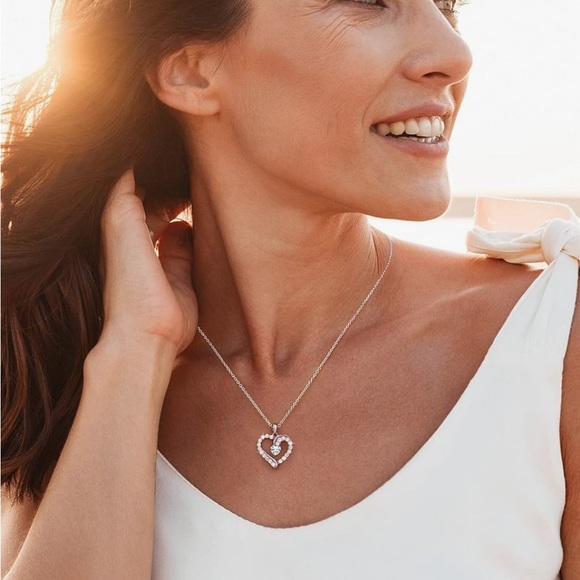 Gorgeous heart pendant with chain - Picture 4 of 4